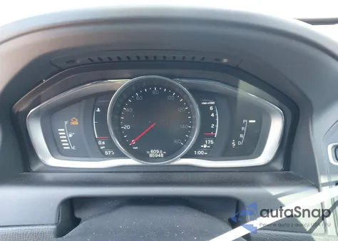 2016 Volvo Xc60 T5 Drive-E Premier from USA, damaged, VIN YV440MDK8G2830600